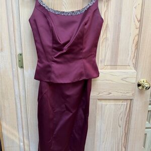 Elegant Burgundy 2-pc Sleeveless Formal Full Length Dress set
